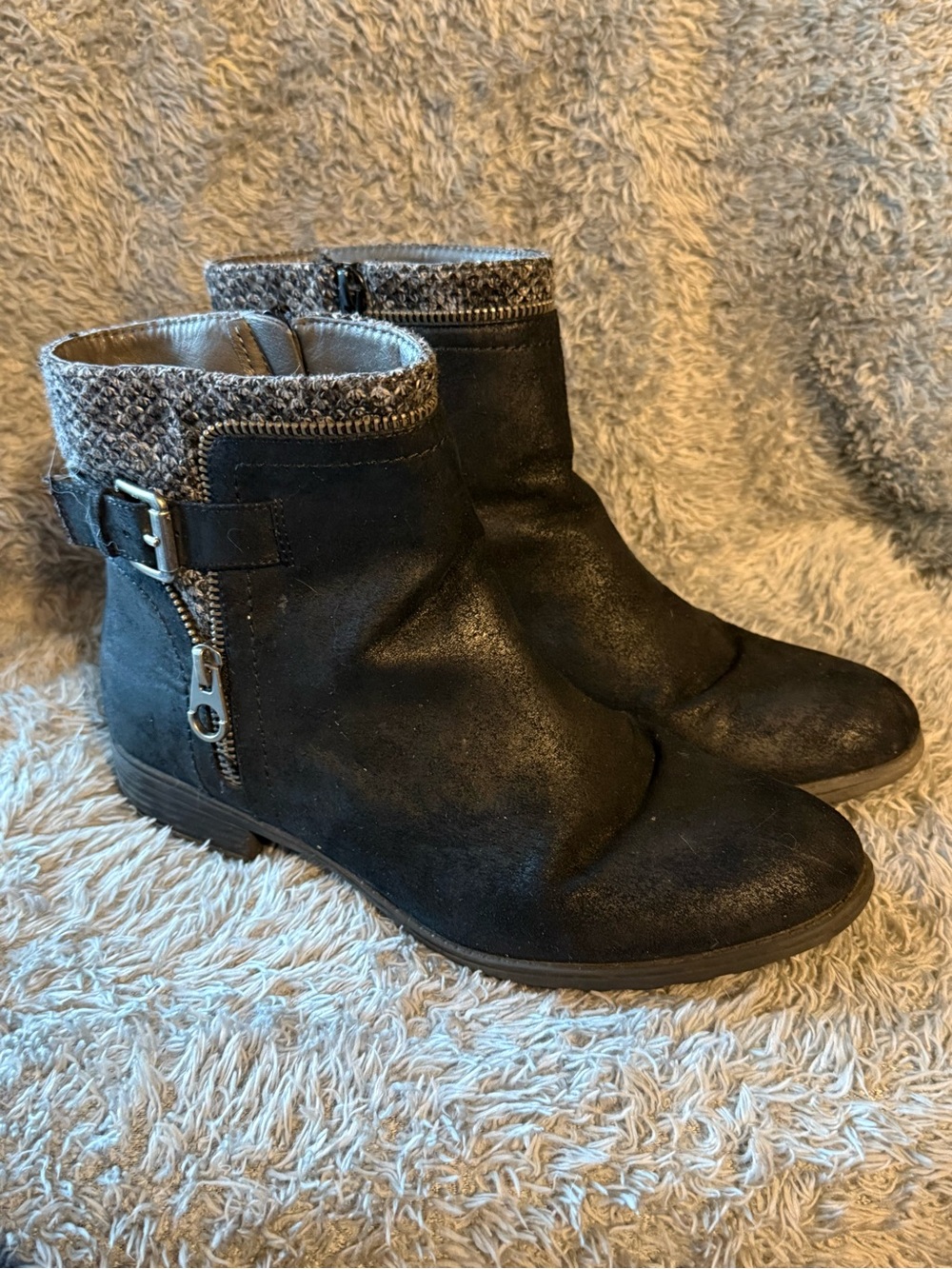 White Mountain Black Ankle Booties with Knit Cuff and Side Zipper Women's 8M